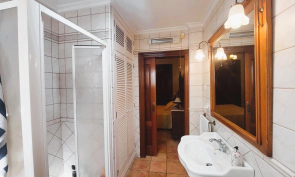 Resale - Villa - Torrevieja - Centro