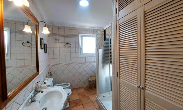 Resale - Villa - Torrevieja - Centro