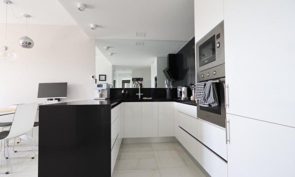 Resale - Apartment - Orihuela Costa - Las Mimosas