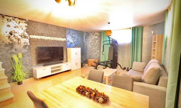 Resale - Villa - San Miguel de Salinas - Residencial los flamencos