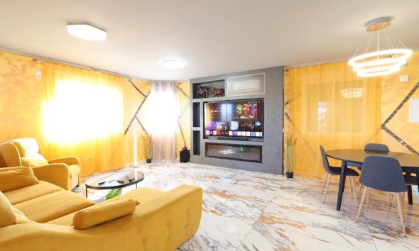 Resale - Villa - San Miguel de Salinas - Residencial los flamencos