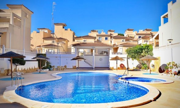 Resale - Villa - San Miguel de Salinas - Residencial los flamencos