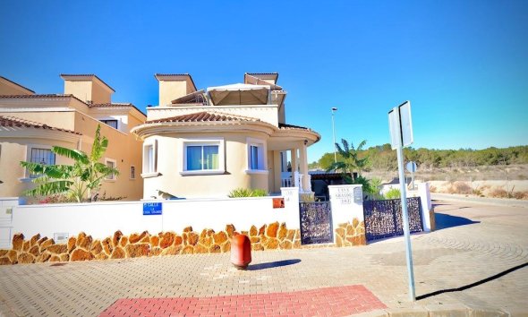 Resale - Villa - San Miguel de Salinas - Residencial los flamencos