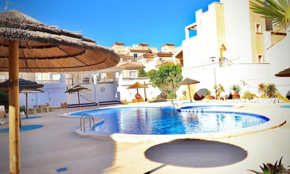 Resale - Villa - San Miguel de Salinas - Residencial los flamencos