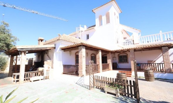 Resale - Commercial premises / Commercial unit / Retail space - Orihuela Costa - La Zenia