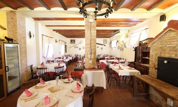 Resale - Commercial premises / Commercial unit / Retail space - Orihuela Costa - La Zenia