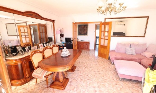 Resale - Commercial premises / Commercial unit / Retail space - Orihuela Costa - La Zenia