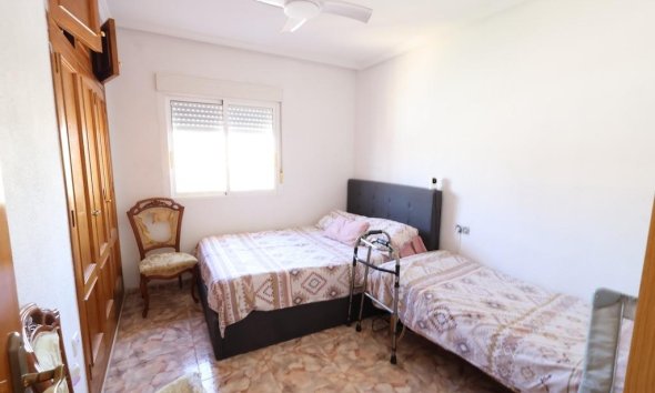 Resale - Commercial premises / Commercial unit / Retail space - Orihuela Costa - La Zenia