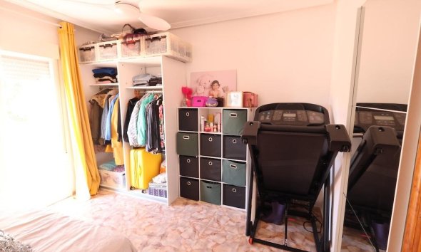 Resale - Commercial premises / Commercial unit / Retail space - Orihuela Costa - La Zenia