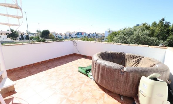 Resale - Commercial premises / Commercial unit / Retail space - Orihuela Costa - La Zenia