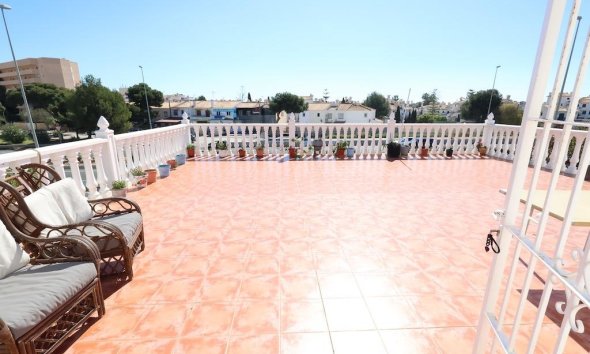 Resale - Commercial premises / Commercial unit / Retail space - Orihuela Costa - La Zenia