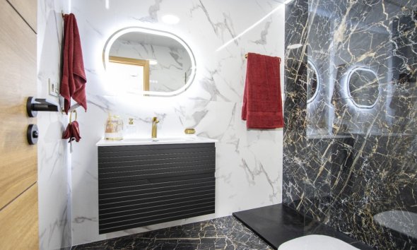 Resale - Apartment - Torrevieja - Centro