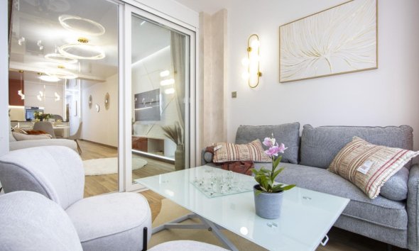 Resale - Apartment - Torrevieja - Centro