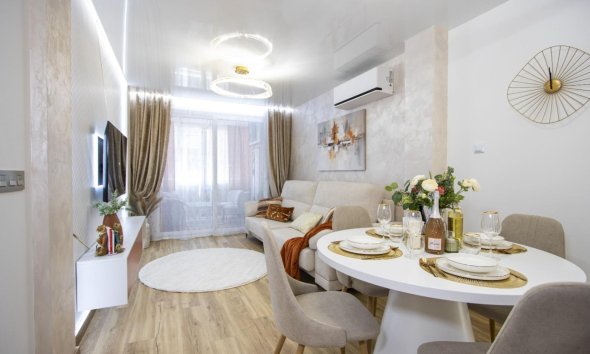 Resale - Apartment - Torrevieja - Centro