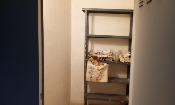 Reventa - garage - Torrevieja - La Mata