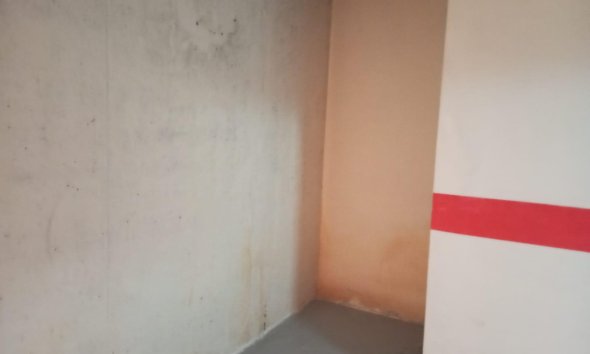 Reventa - garage - Torrevieja - La Mata