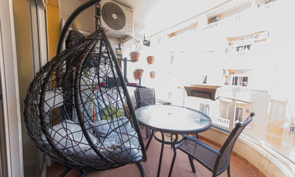 Resale - Apartment - Torrevieja - Playa de Los Locos-Curva del Palangre