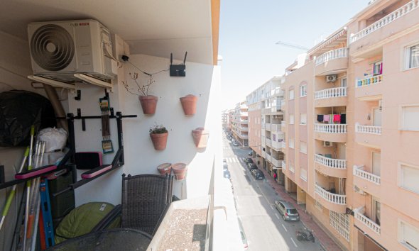 Resale - Apartment - Torrevieja - Playa de Los Locos-Curva del Palangre