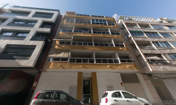Resale - Apartment - Torrevieja - Playa de Los Locos-Curva del Palangre