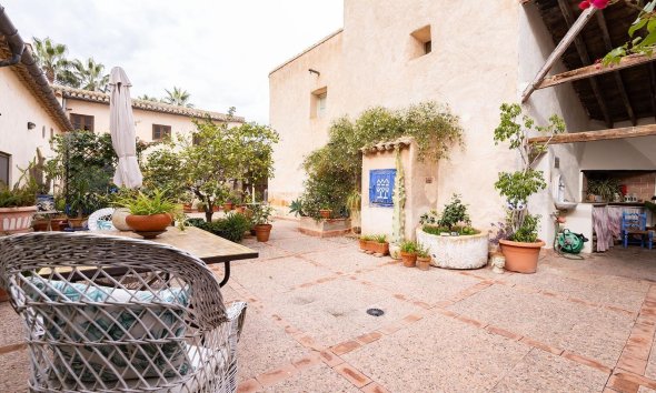 Resale - Villa - Los Martinez Del Puerto - Los Martínez del Puerto