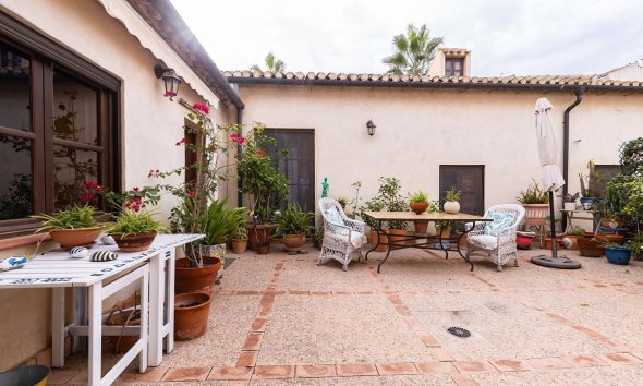 Resale - Villa - Los Martinez Del Puerto - Los Martínez del Puerto