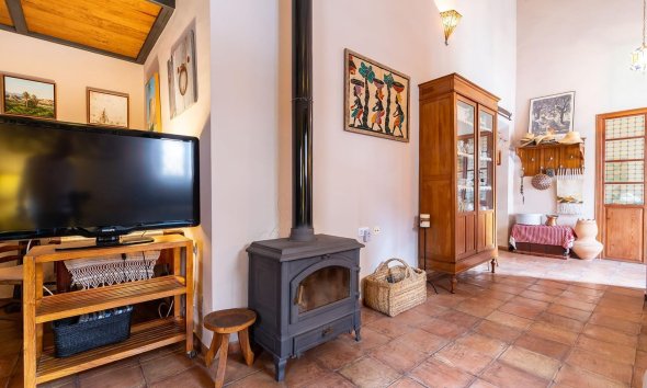 Resale - Villa - Los Martinez Del Puerto - Los Martínez del Puerto