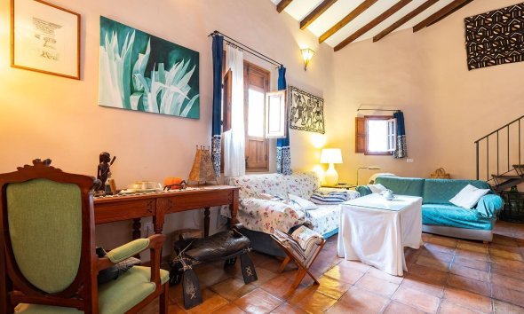 Resale - Villa - Los Martinez Del Puerto - Los Martínez del Puerto