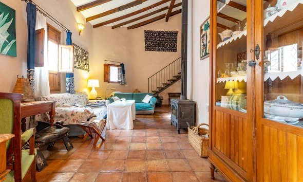 Resale - Villa - Los Martinez Del Puerto - Los Martínez del Puerto