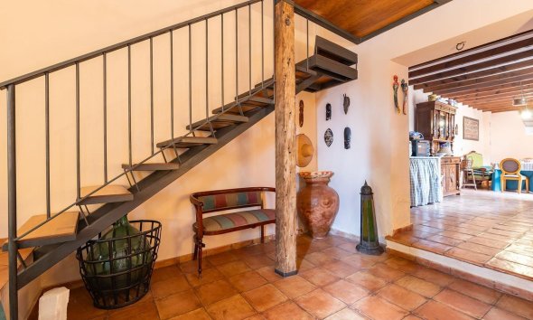 Resale - Villa - Los Martinez Del Puerto - Los Martínez del Puerto