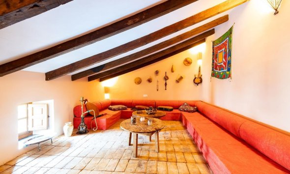 Resale - Villa - Los Martinez Del Puerto - Los Martínez del Puerto