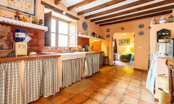 Resale - Villa - Los Martinez Del Puerto - Los Martínez del Puerto