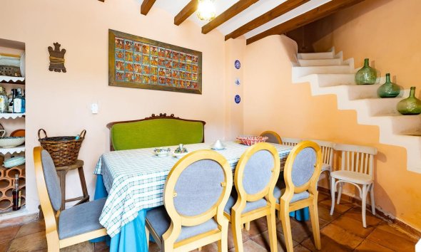 Resale - Villa - Los Martinez Del Puerto - Los Martínez del Puerto