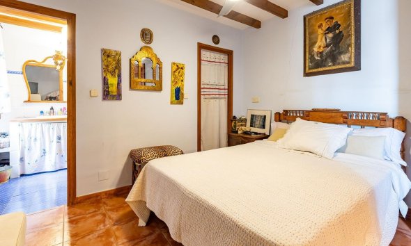 Resale - Villa - Los Martinez Del Puerto - Los Martínez del Puerto