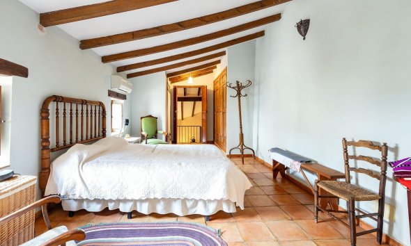 Resale - Villa - Los Martinez Del Puerto - Los Martínez del Puerto