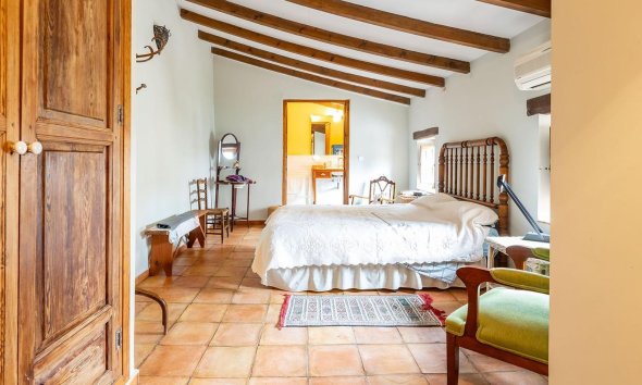 Resale - Villa - Los Martinez Del Puerto - Los Martínez del Puerto