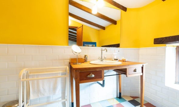 Resale - Villa - Los Martinez Del Puerto - Los Martínez del Puerto