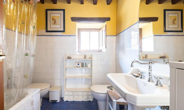 Resale - Villa - Los Martinez Del Puerto - Los Martínez del Puerto