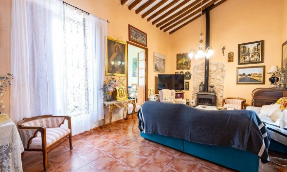 Resale - Villa - Los Martinez Del Puerto - Los Martínez del Puerto