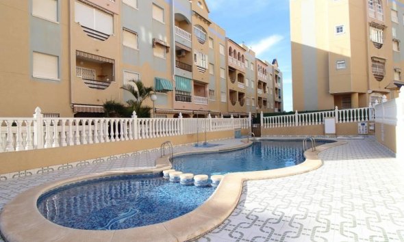 Reventa - Apartamento - Torrevieja - La Mata pueblo