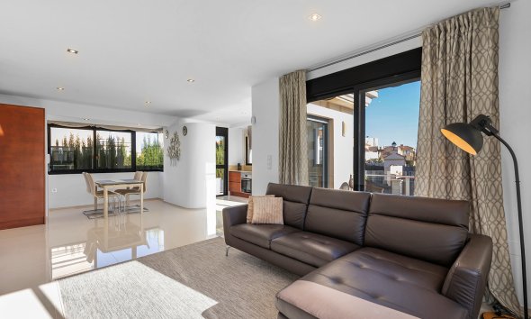 Resale - Villa - Orihuela Costa - La Zenia