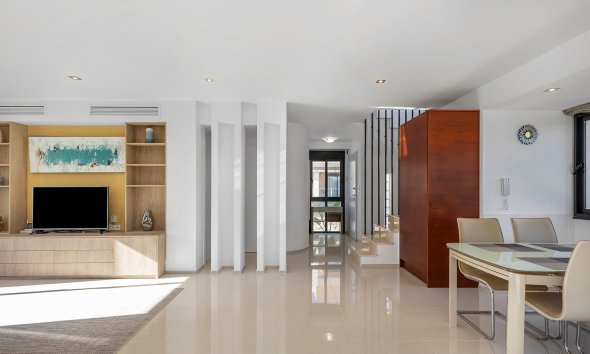 Resale - Villa - Orihuela Costa - La Zenia