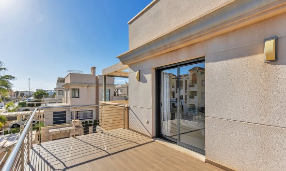 Resale - Villa - Orihuela Costa - La Zenia
