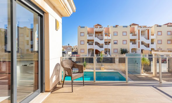 Resale - Villa - Orihuela Costa - La Zenia