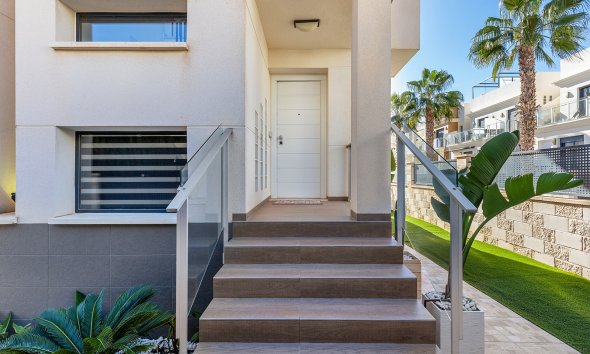 Resale - Villa - Orihuela Costa - La Zenia