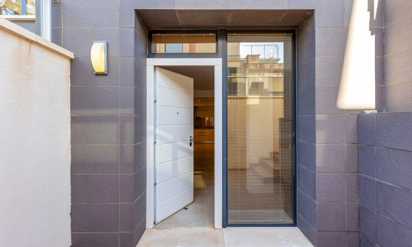 Resale - Villa - Orihuela Costa - La Zenia