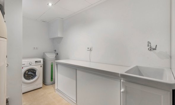 Resale - Villa - Orihuela Costa - La Zenia