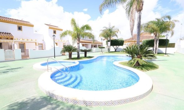 Resale - Terraced house / Townhouse - Pilar de la Horadada - Torre De La Horadada