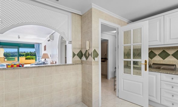 Resale - Apartment - Orihuela Costa - Campoamor