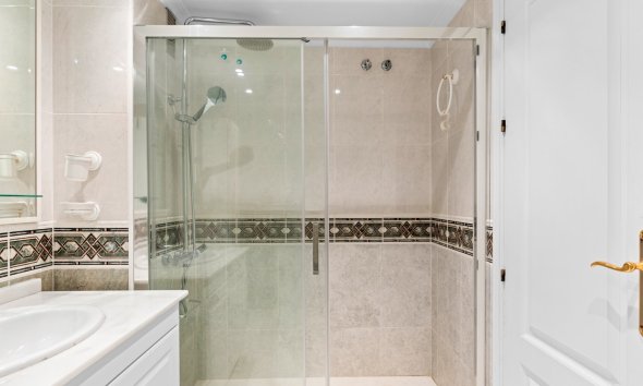 Resale - Apartment - Orihuela Costa - Campoamor