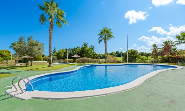 Resale - Apartment - Orihuela Costa - Campoamor